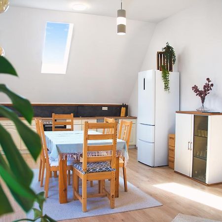 Luxus Apartment! Kueche, Balkon, Netflix, Parkplatz - 8 Personen Ilmmunster 외부 사진